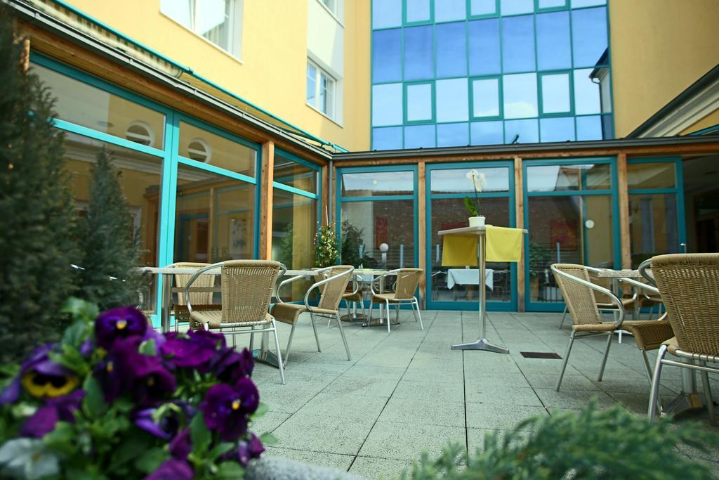 Stadthotel Pinkafeld Exterior foto